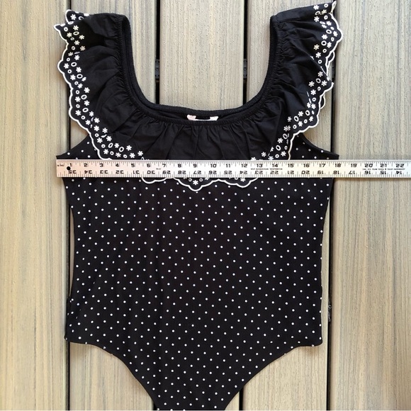 NWT LC Lauren Conrad Black & White Sleeveless Floral Embroidered Bodysuit Sz XL - Picture 3 of 8